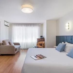 By Olala Homes Pensión
